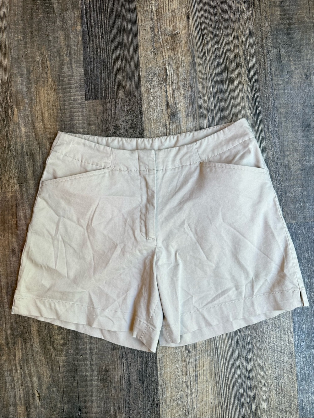 Nike Golf Women’s Shorts Beige Size 2 Dry Fit Inseam 5”